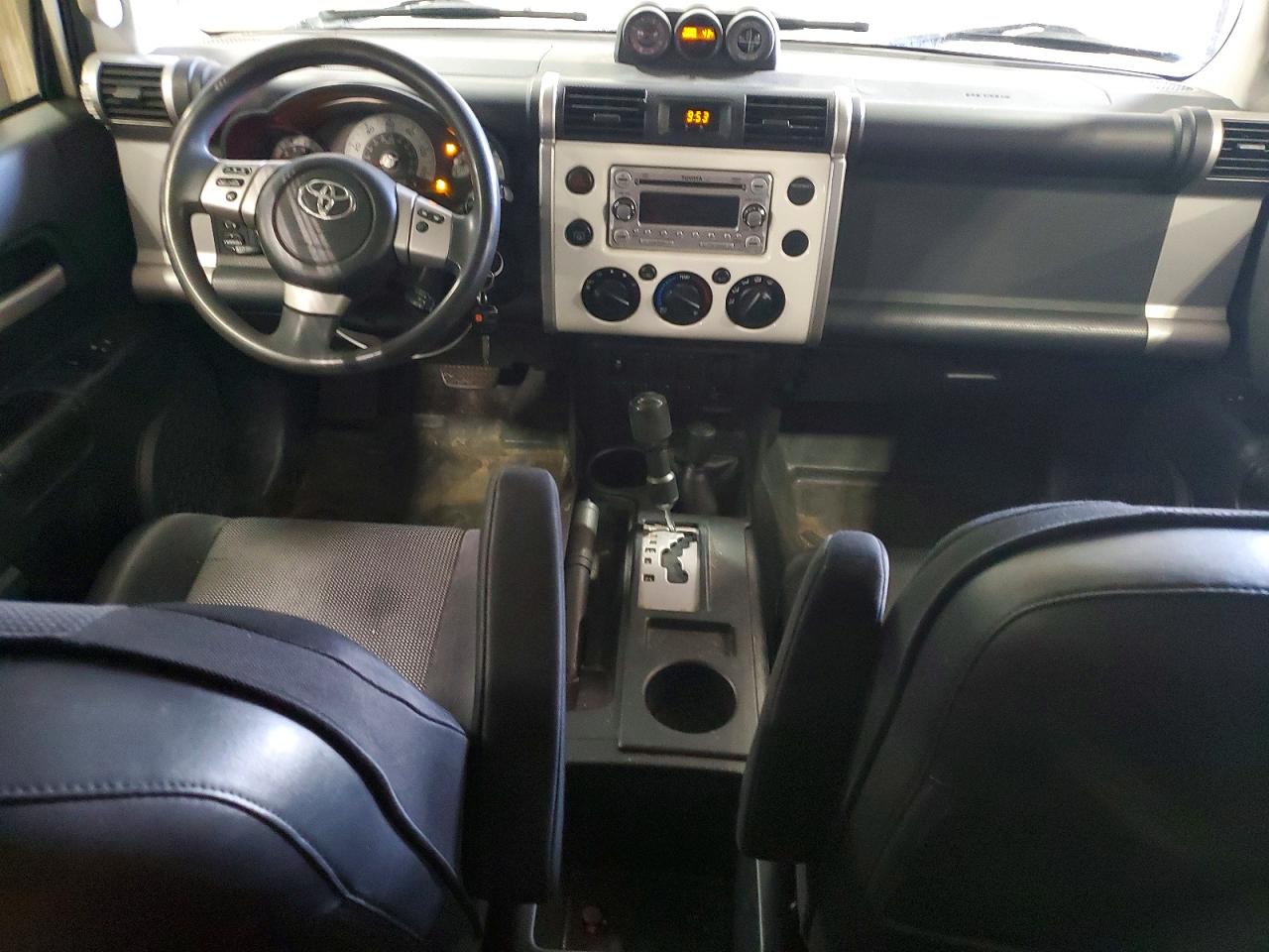 2013 Toyota Fj cruiser VIN JTEBU4BF1DK167530 photo 8