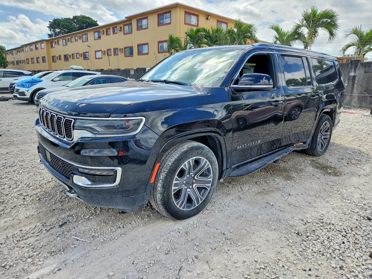 2024 Jeep Wagoneer VIN 1C4SJSBP8RS104961 photo 1