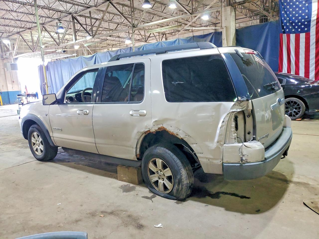 2007 Ford Explorer VIN 1FMEU73887UA97189 photo 2