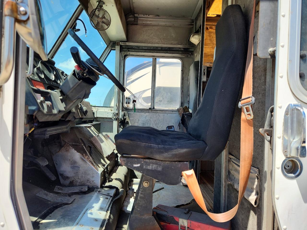 2000 FREIGHTLINER All other VIN 4UZA5FAC5YCG63882 photo 7
