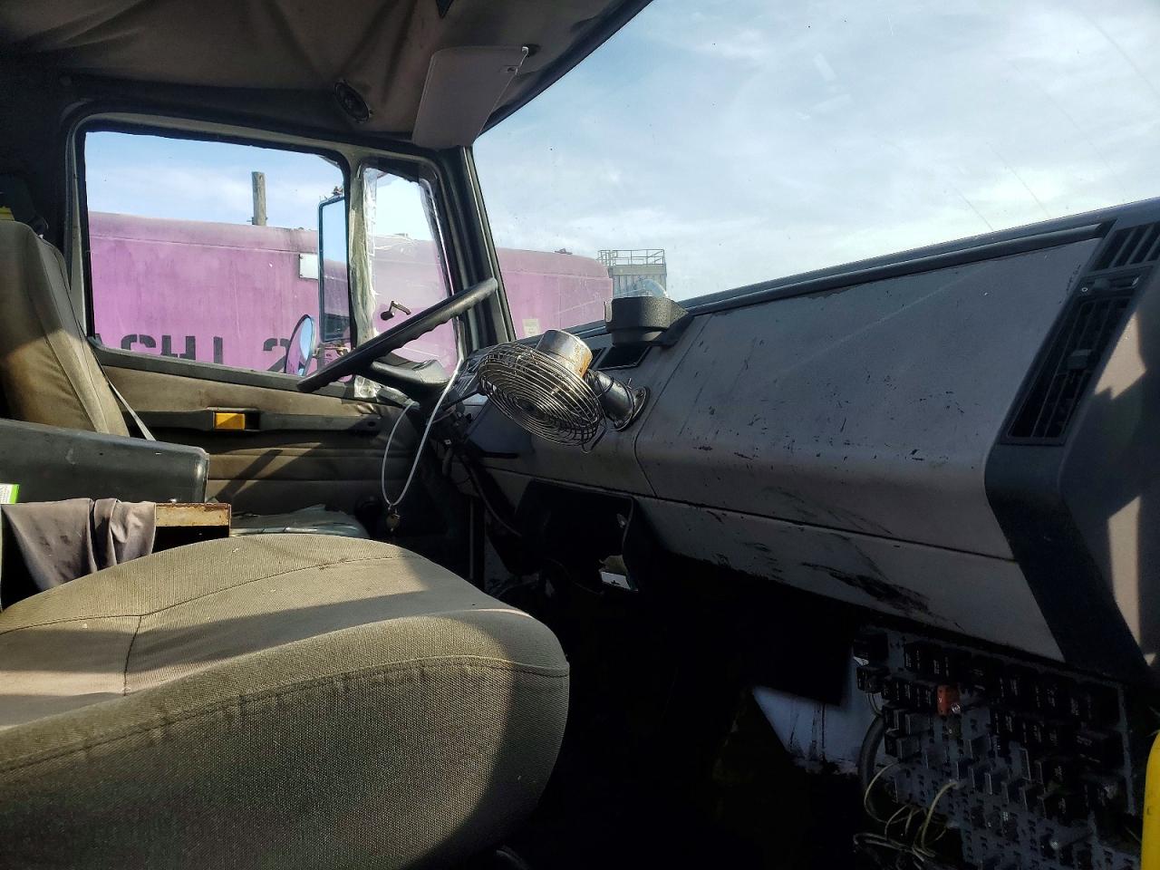 2004 FREIGHTLINER All other VIN 1FUBBUDC44HM87511 photo 5