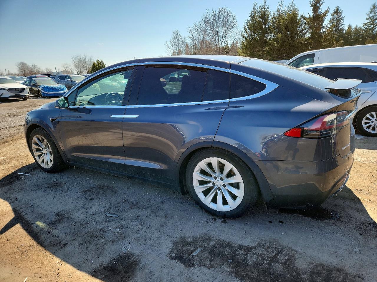 2017 Tesla Model x VIN 5YJXCDE29HF045698 photo 2