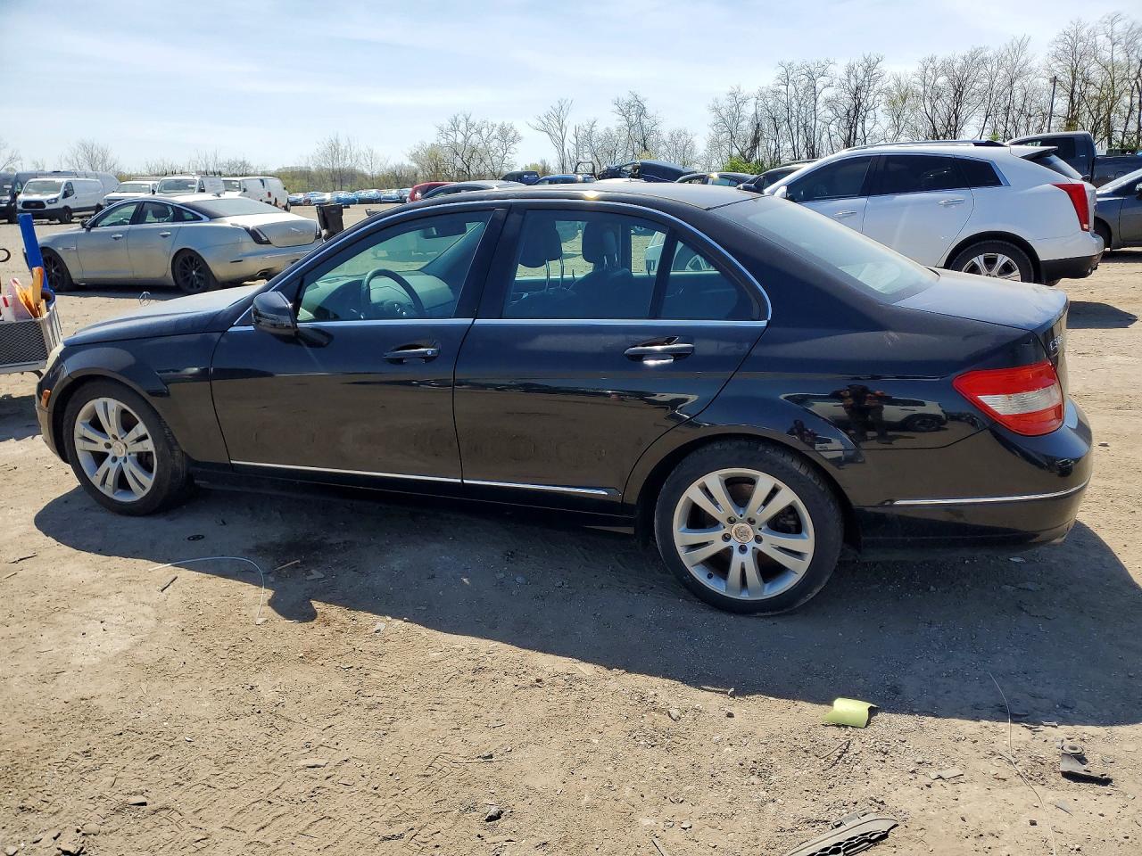 2010 Mercedes-Benz C class VIN WDDGF8BB3AF470408 photo 2