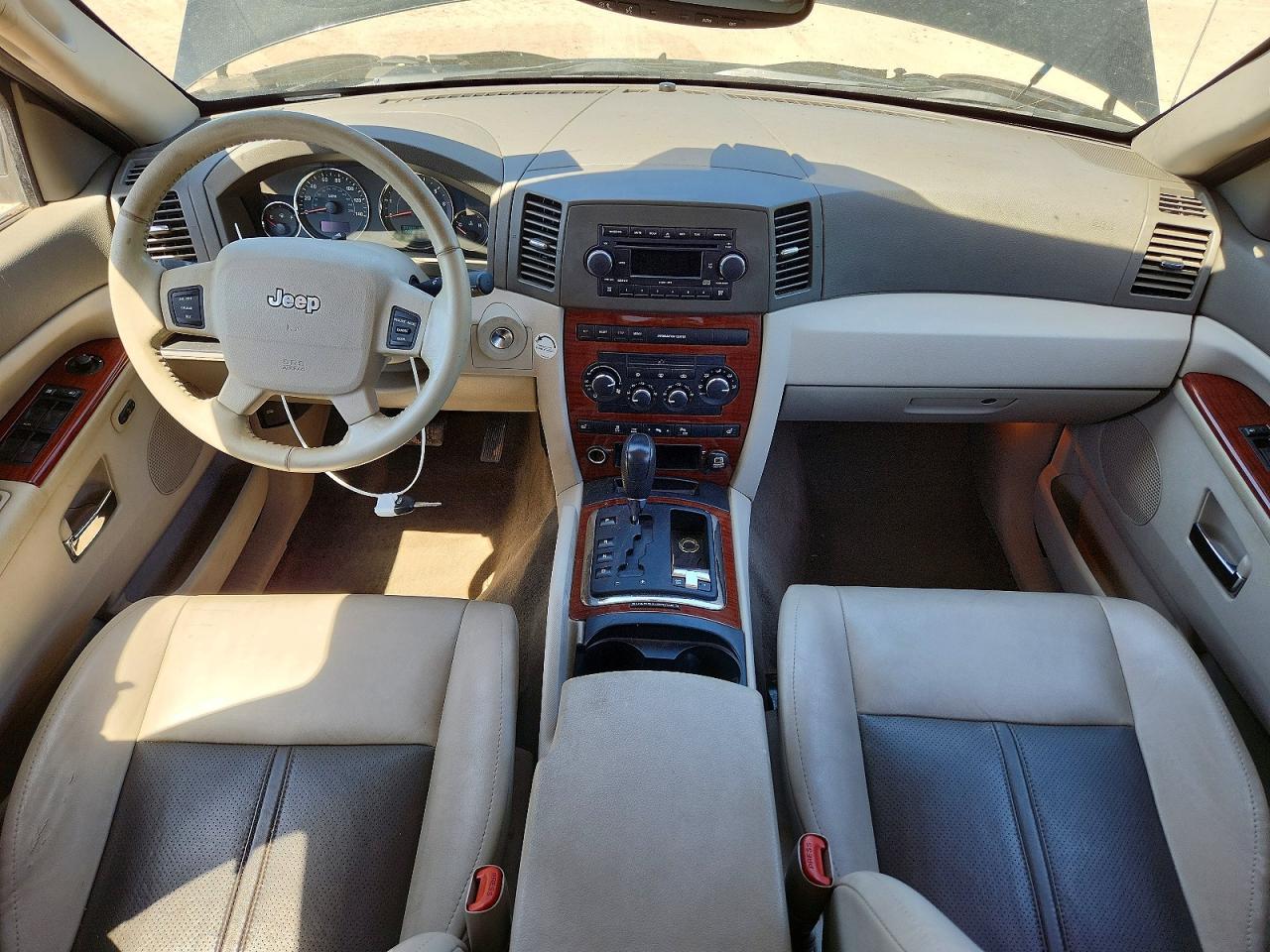 2005 Jeep Cherokee VIN 1J4HR58295C595765 photo 8