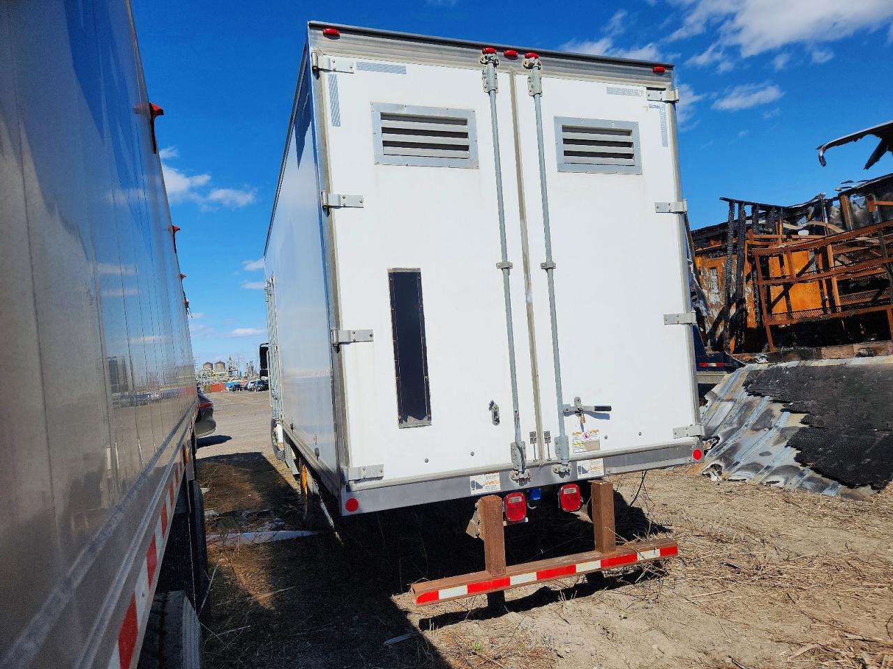 2012 FREIGHTLINER All other VIN 1FVACXDT2CHBR7257 photo 3