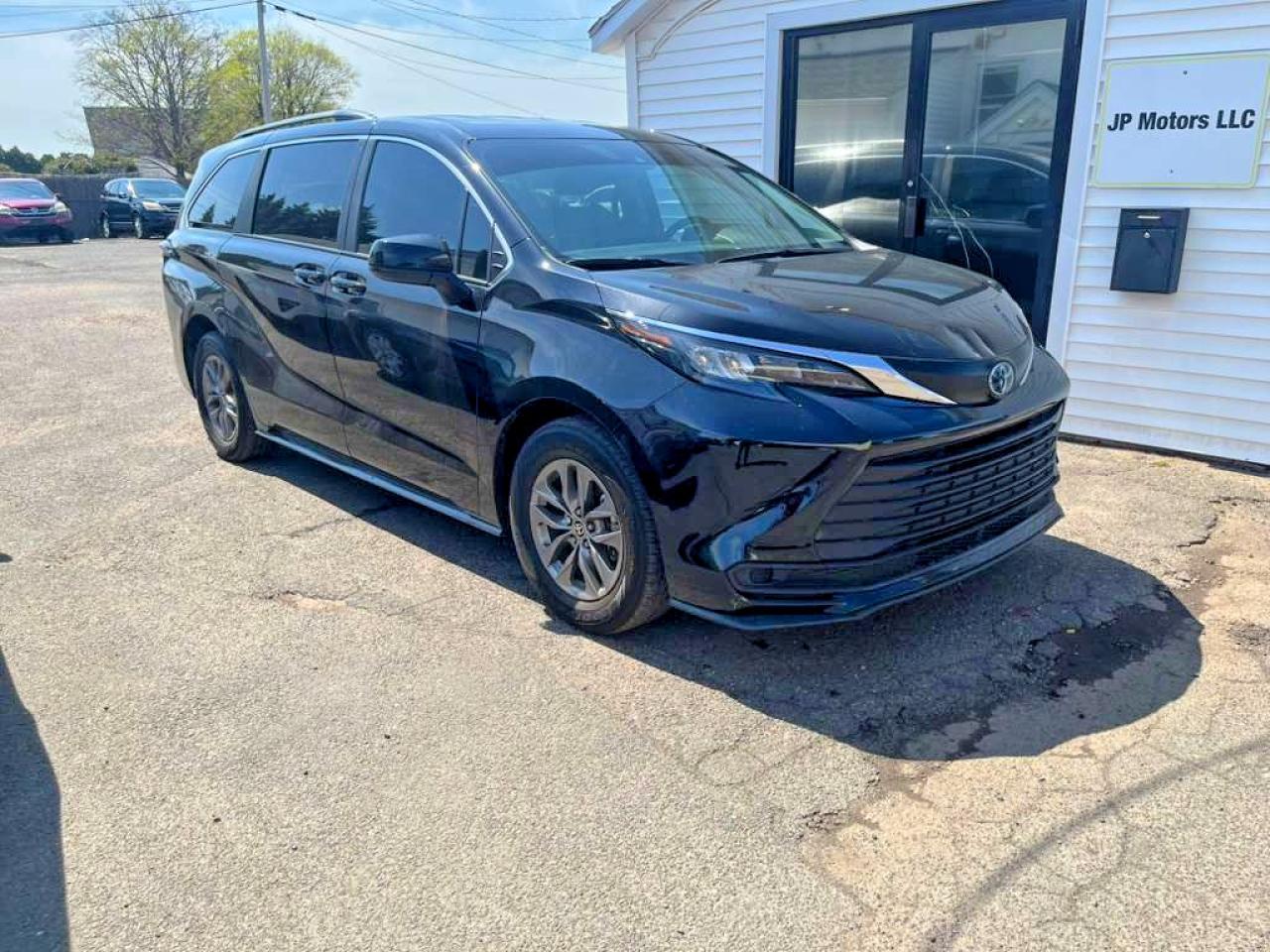 2024 Toyota Sienna VIN 5TDKSKFC5RS119205 photo 4