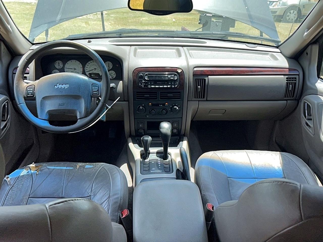 2004 Jeep Cherokee VIN 1J4GW58S14C372462 photo 9