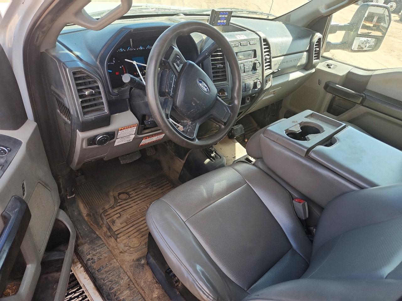 2018 Ford F550 VIN 1FDUF5HT2JDA04973 photo 8