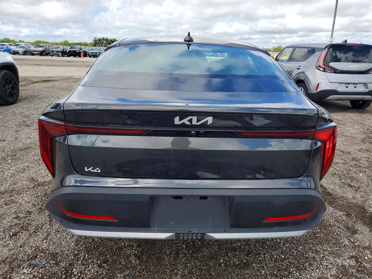 2026 Kia All other VIN 3KPFT4DE9TE251318 photo 6