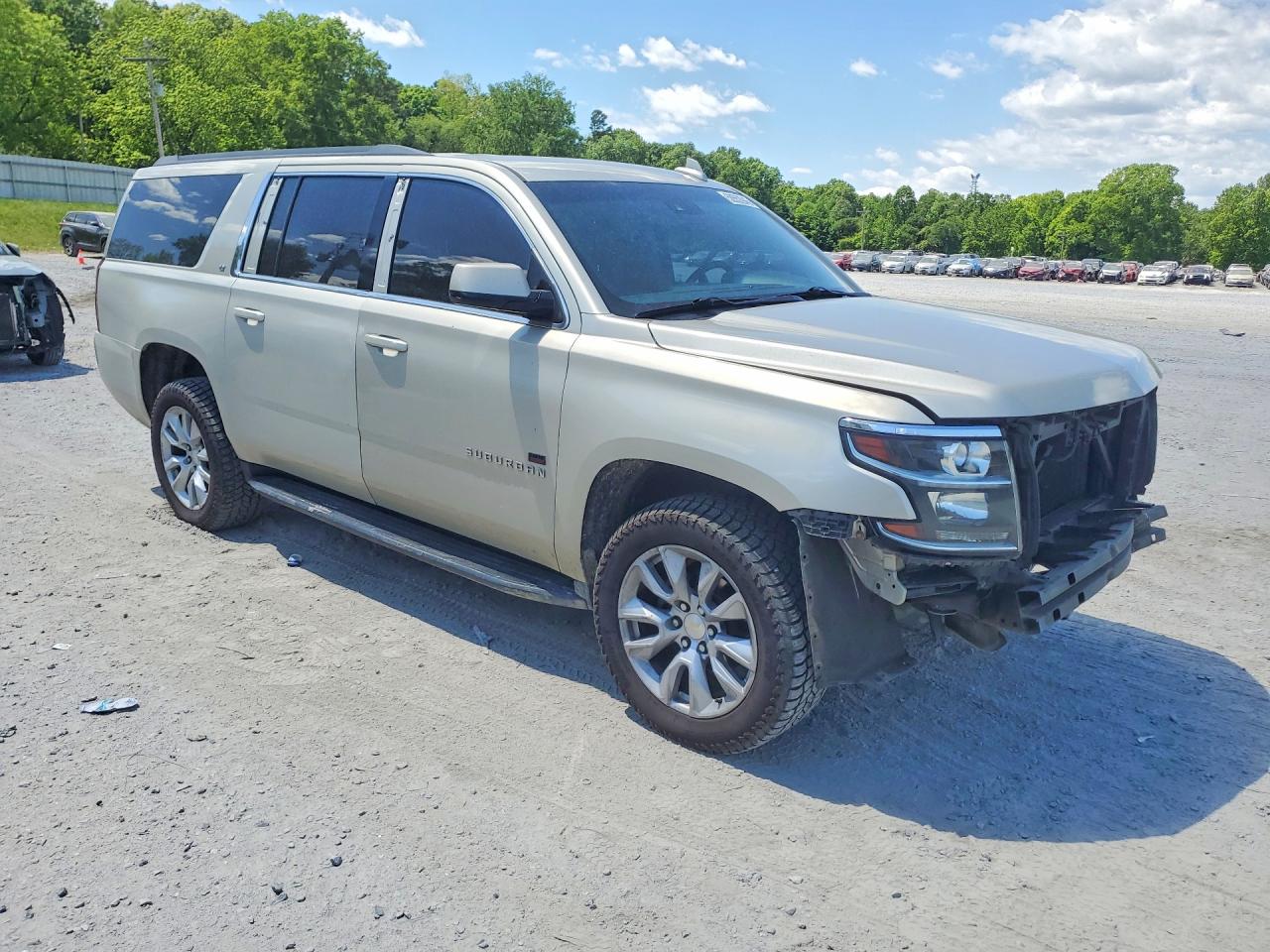 2015 Chevrolet Suburban VIN 1GNSKJKC5FR611024 photo 4