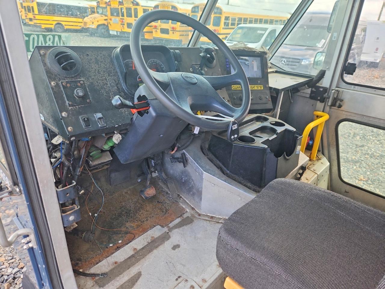 2021 FREIGHTLINER All other VIN 4UZAC2EA6MCMN0194 photo 8
