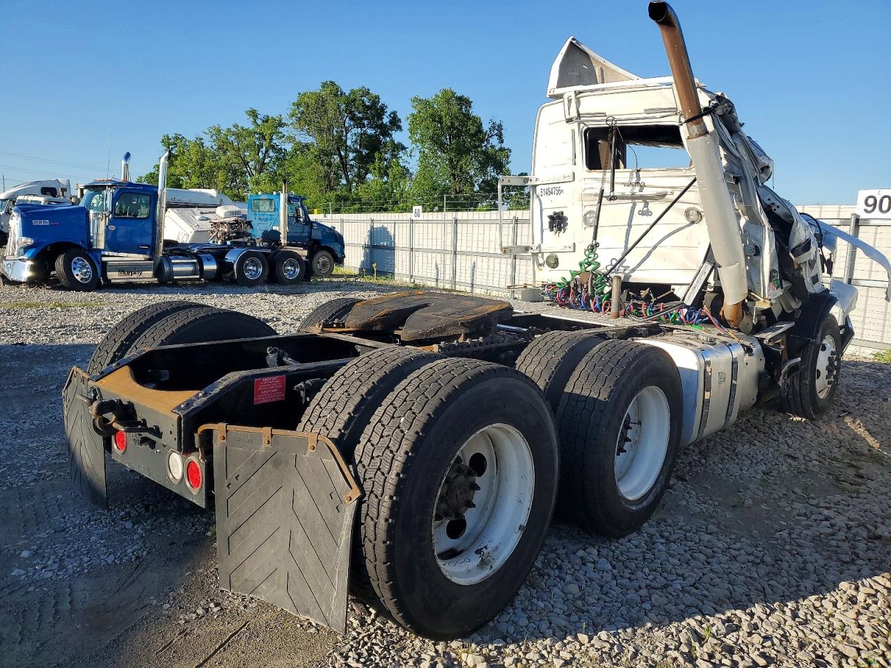 2016 Volvo Vnm VIN 4V4MC9EG9GN959160 photo 4