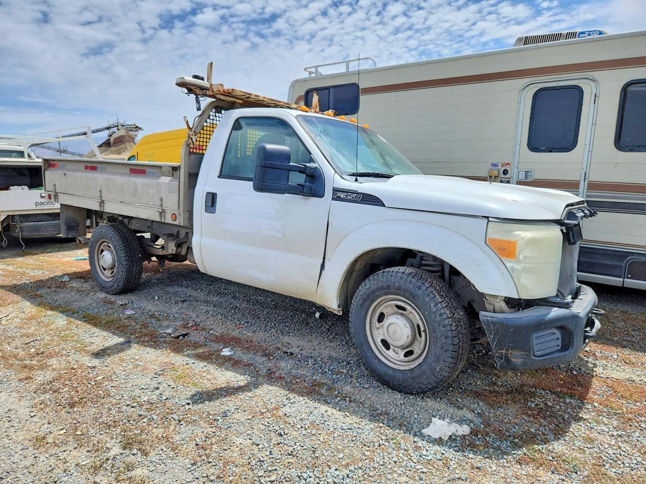 2011 Ford F350 VIN 1FDBF3E69BEB77203 photo 4