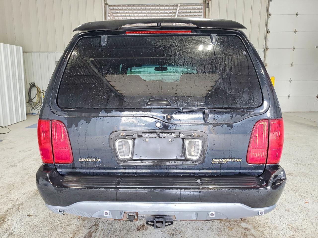 2001 LINCOLN Navigator VIN 5LMFU28AX1LJ02504 photo 6