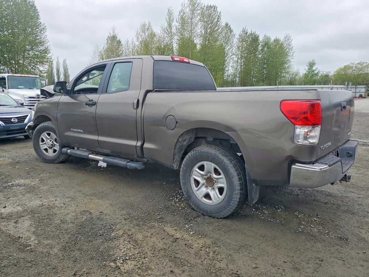 2011 Toyota Tundra VIN 5TFUM5F14BX023892 photo 2