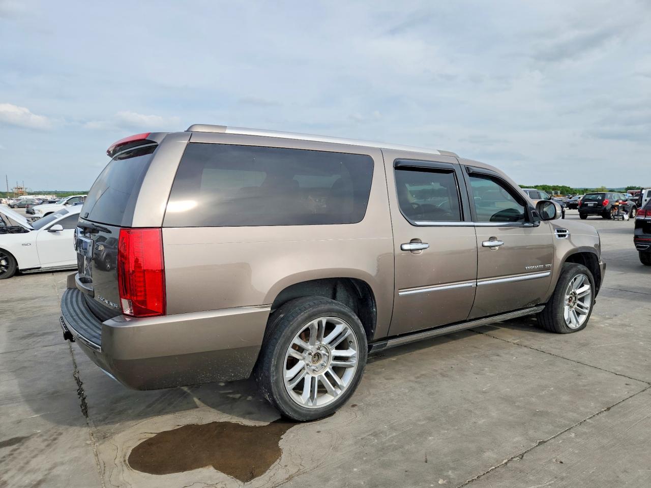 2014 Cadillac Escalade VIN 1GYS3KEF0ER188167 photo 3