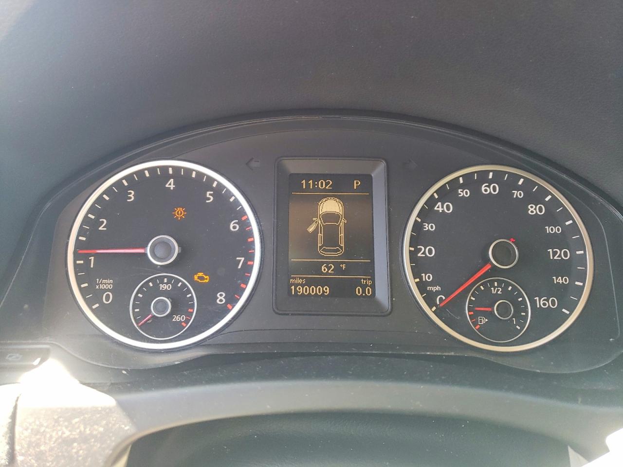 2011 Volkswagen Tiguan VIN WVGAV7AX2BW000832 photo 9