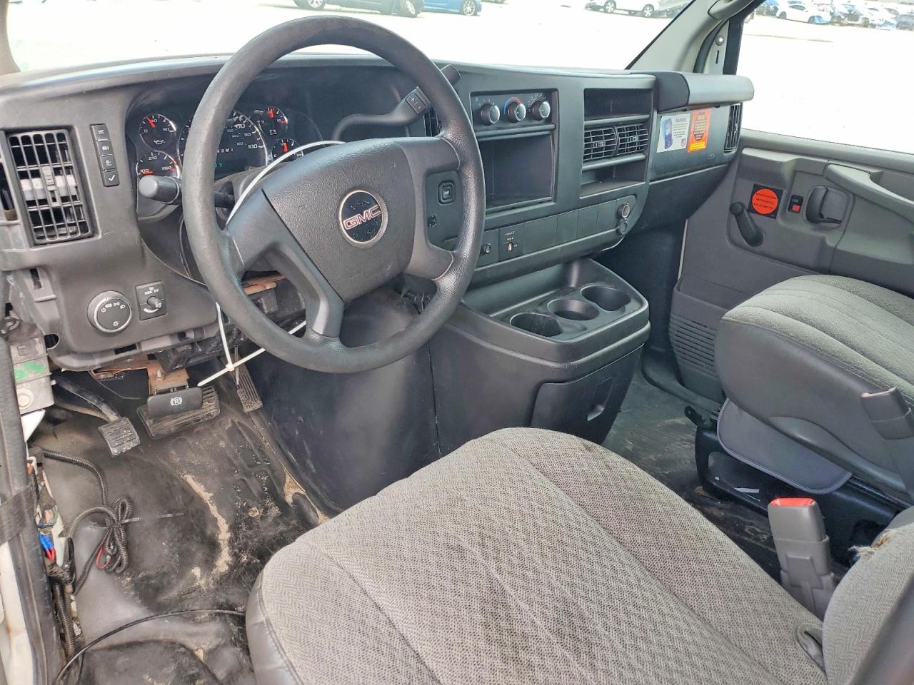 2012 GMC Savana VIN 1GTW7FCA8C1190352 photo 8
