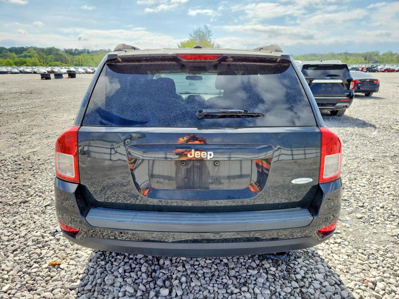 2011 Jeep Compass VIN 1J4NT1FB4BD155765 photo 6