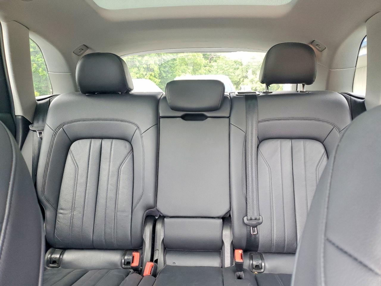 2018 Q5 VIN WA1ANAFY3J2021577 photo 10
