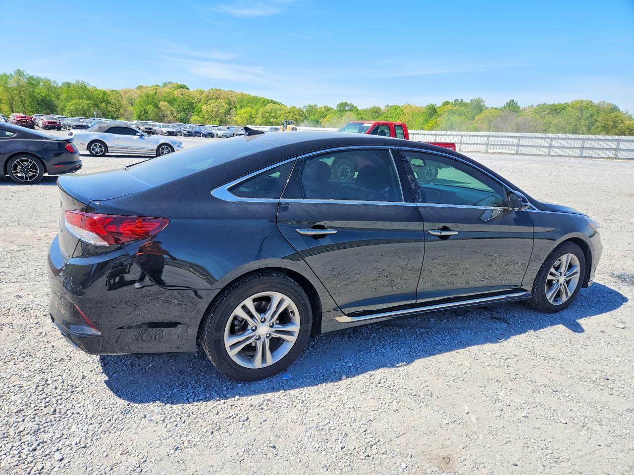 2018 Hyundai Sonata VIN 5NPE34AF3JH713907 photo 3