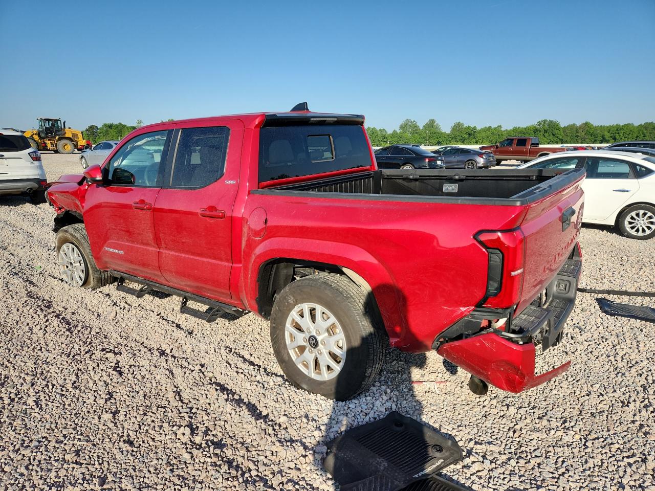 2024 Toyota Tacoma VIN 3TYKB5FN5RT012162 photo 2