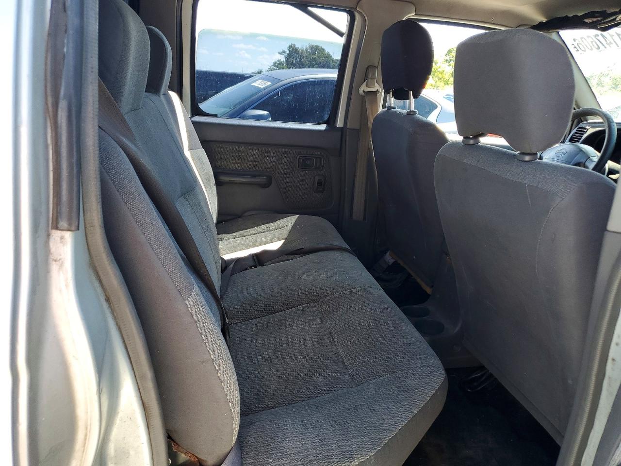 2000 NISSAN Frontier VIN 1N6ED27T4YC325831 photo 10