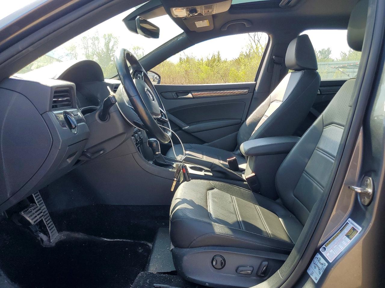 2021 Volkswagen Passat VIN 1VWMA7A31MC005550 photo 7