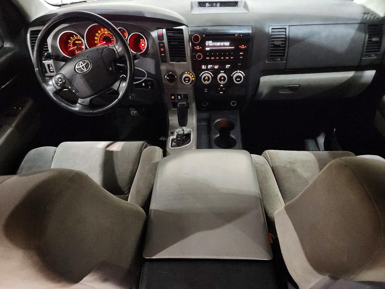 2013 Toyota Sequoia VIN 5TDBW5G1XDS076749 photo 8