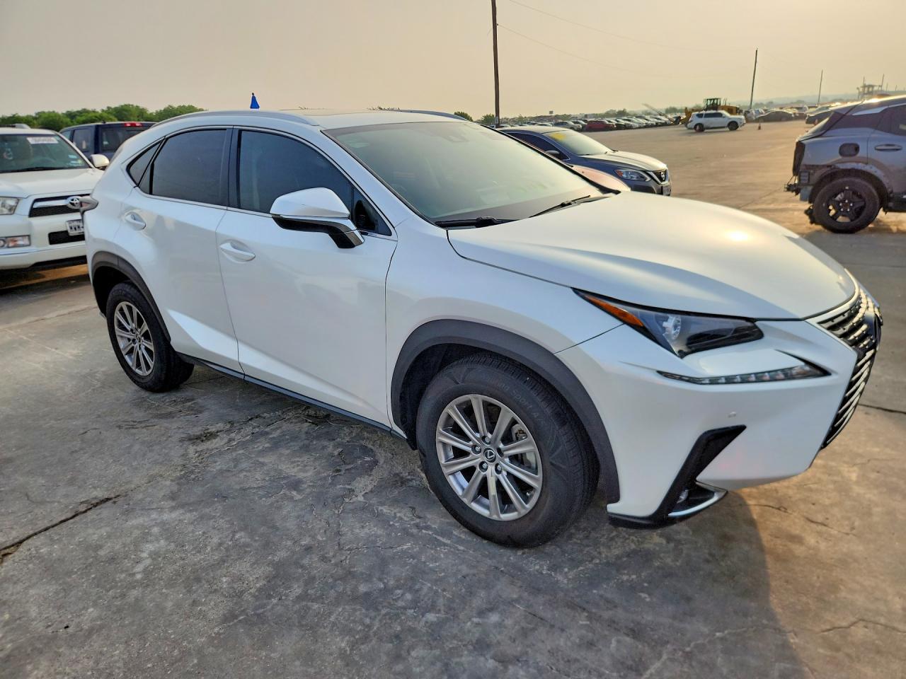 2021 Lexus Nx 300 fwd VIN JTJDARBZ3M5029044 photo 4