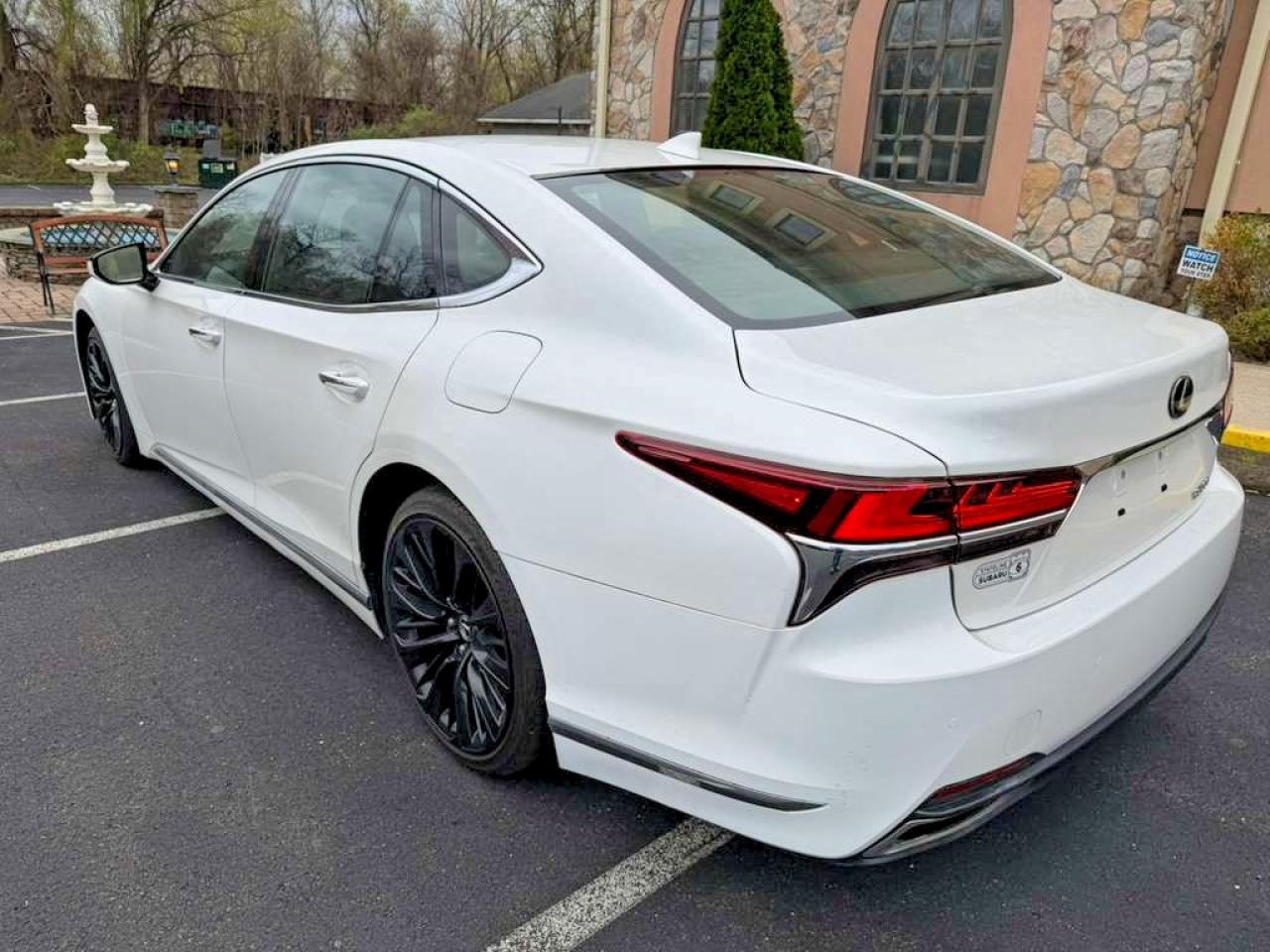 2021 Lexus Ls500 VIN JTHD51FF4M5014687 photo 2