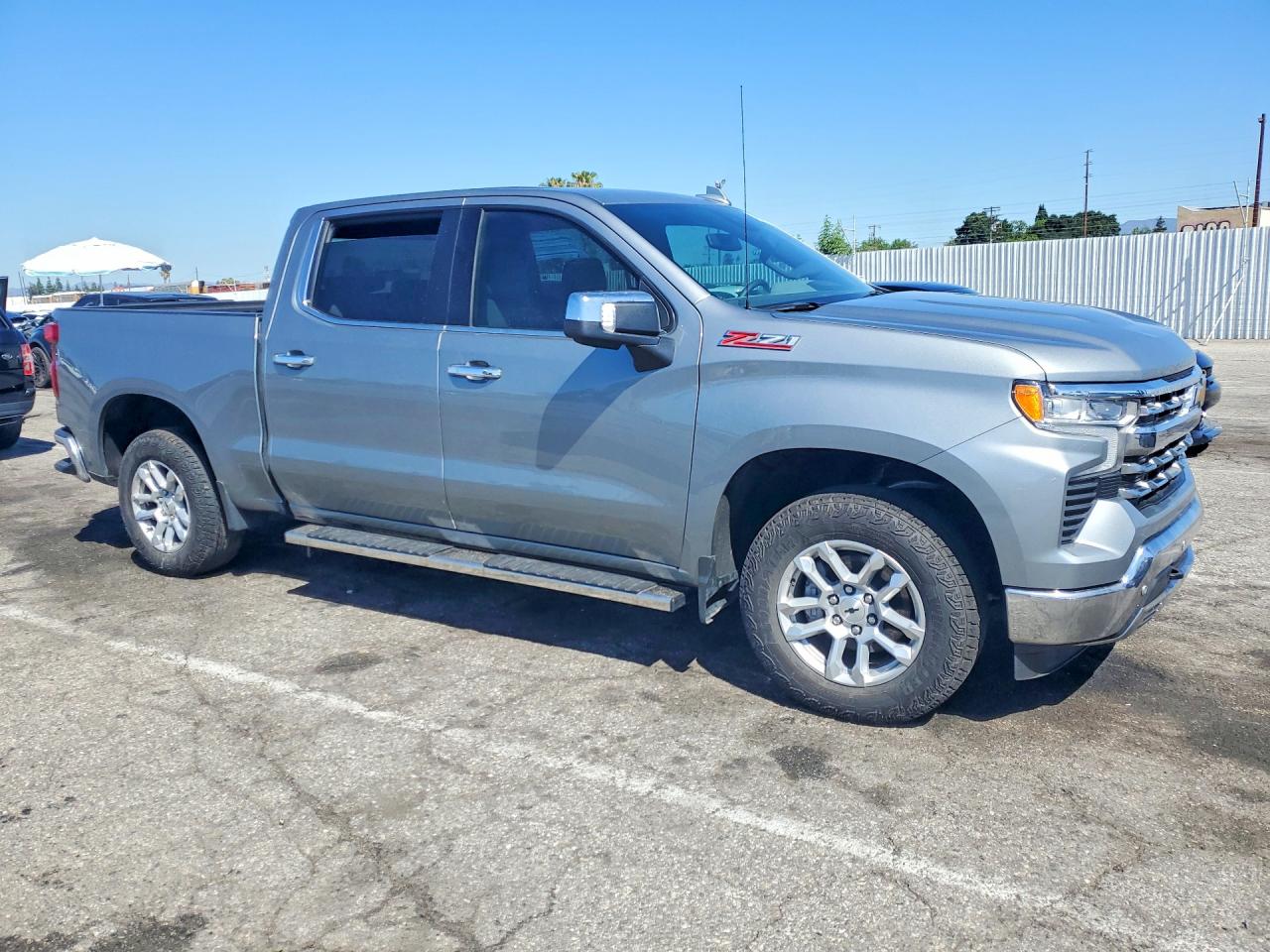 2025 Chevrolet All models VIN 2GCUKGED5S1213615 photo 4