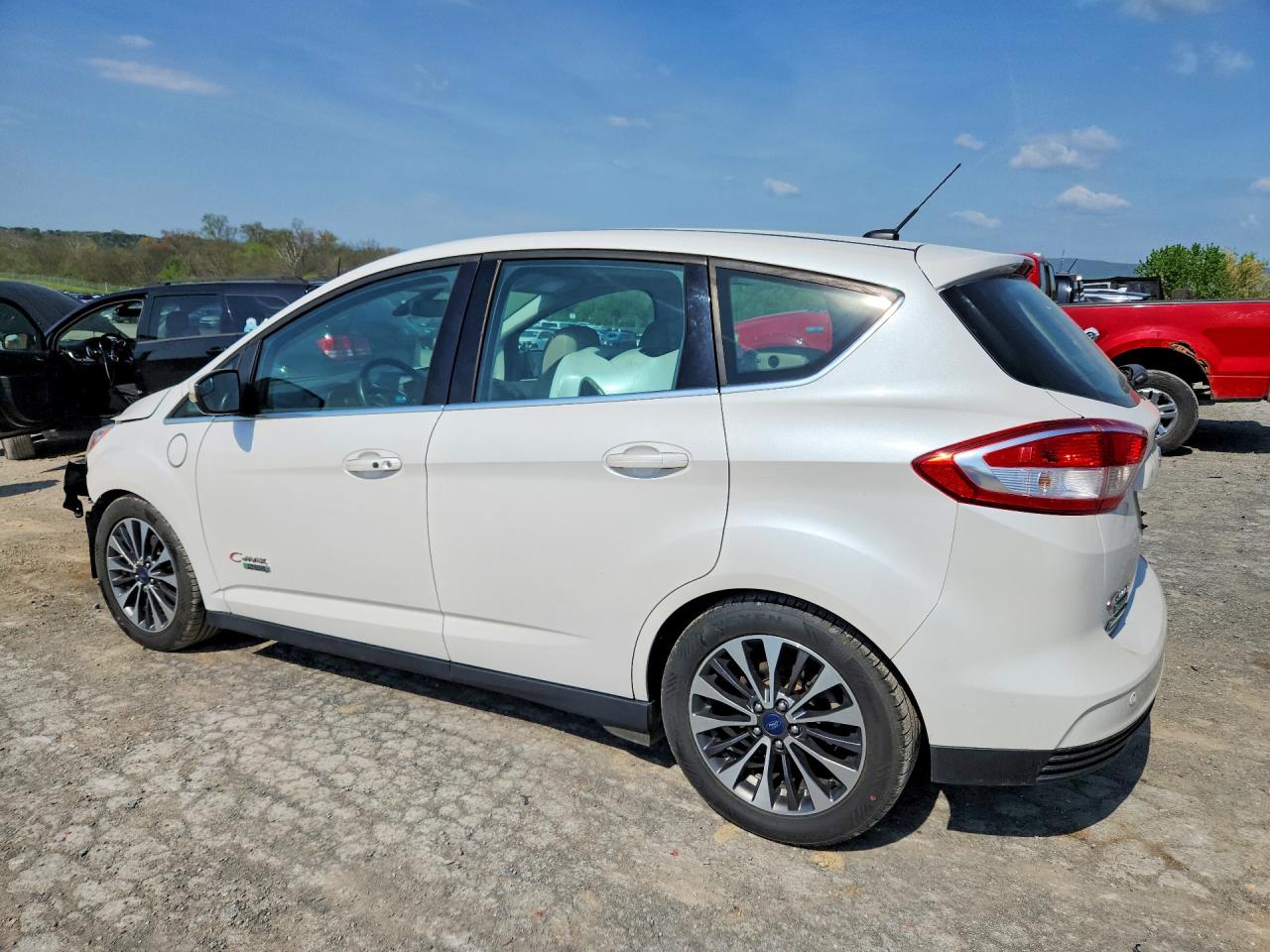 2017 FORD Cmax VIN 1FADP5FU2HL105062 photo 2