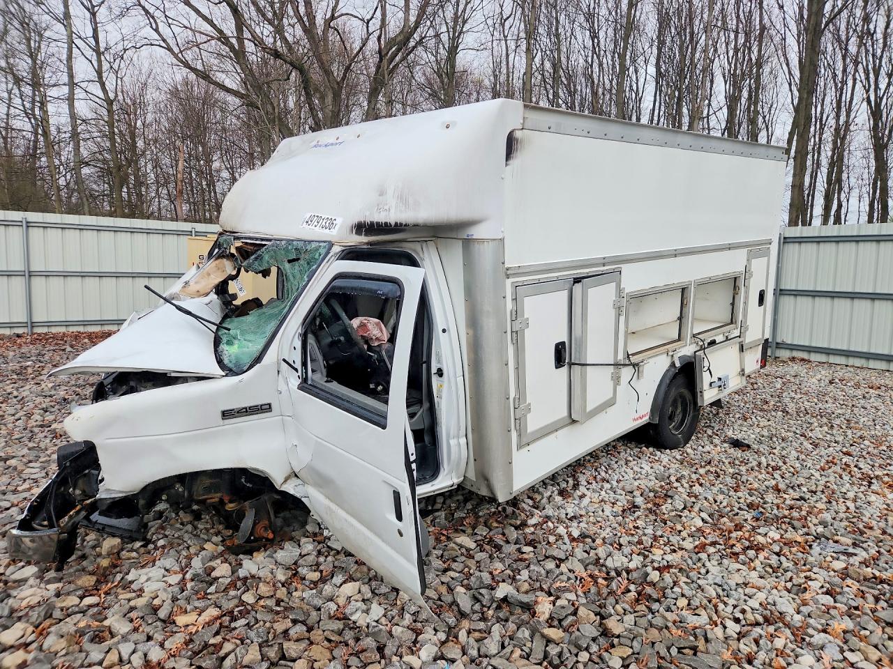 2024 Ford Econoline VIN 1FDXE4FNXRDD13763 photo 1