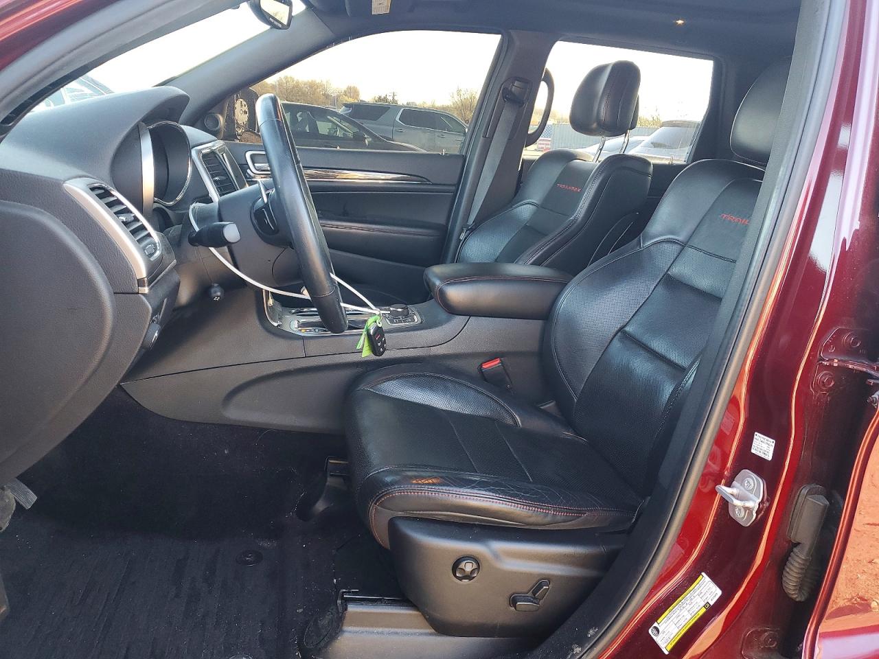 2018 Jeep Cherokee VIN 1C4RJFLG4JC230043 photo 7