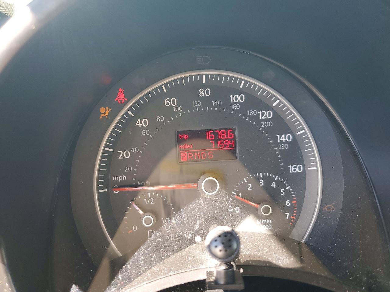 2010 Volkswagen Beetle VIN 3VWRG3AL0AM010908 photo 9