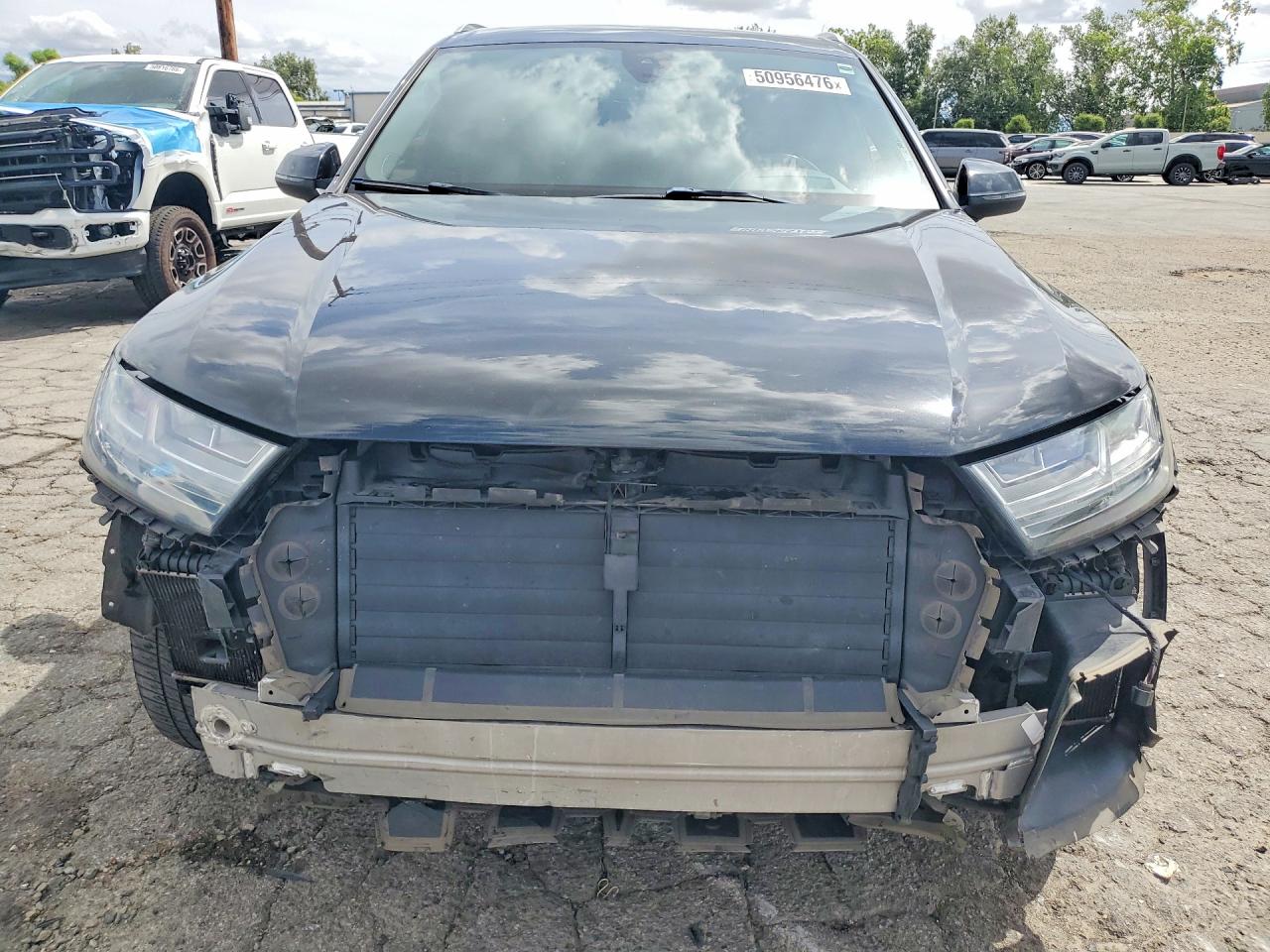 2017 Audi Q7 VIN WA1VAAF71HD056198 photo 5