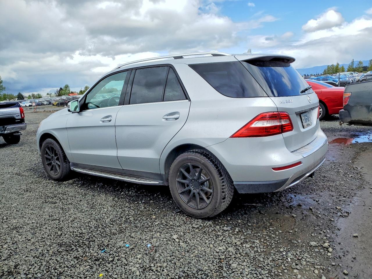 2014 Mercedes-Benz M-class VIN 4JGDA2EB4EA355156 photo 2