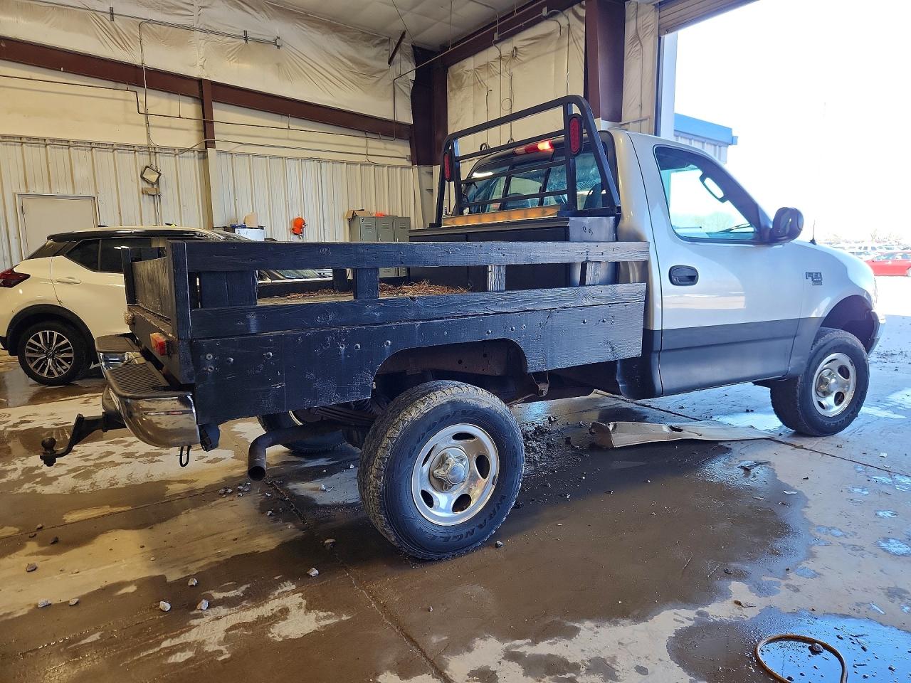 2004 Ford F150 VIN 2FTRF18W84CA63429 photo 3