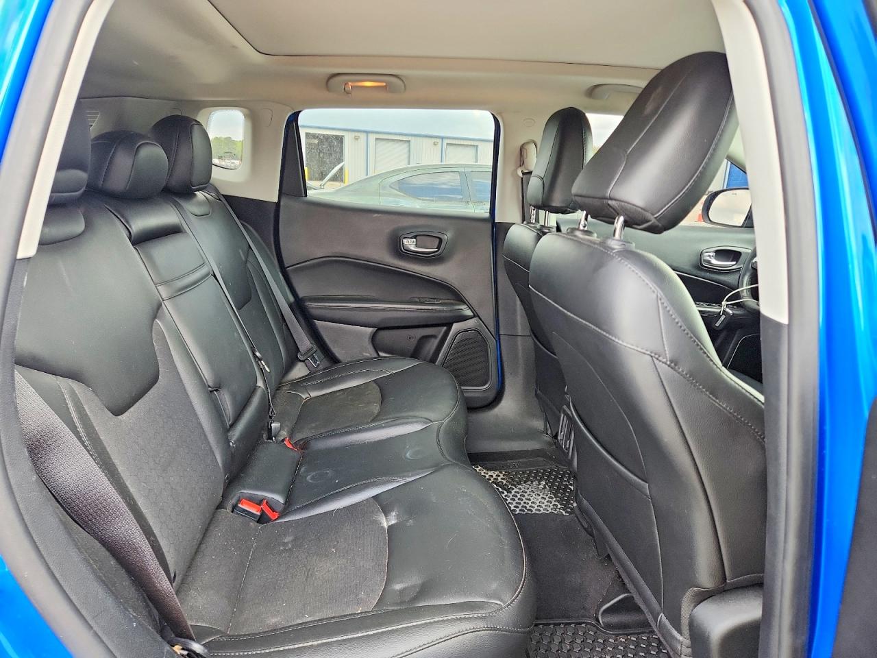 2019 Jeep Grand cher VIN 3C4NJDBB0KT689455 photo 11