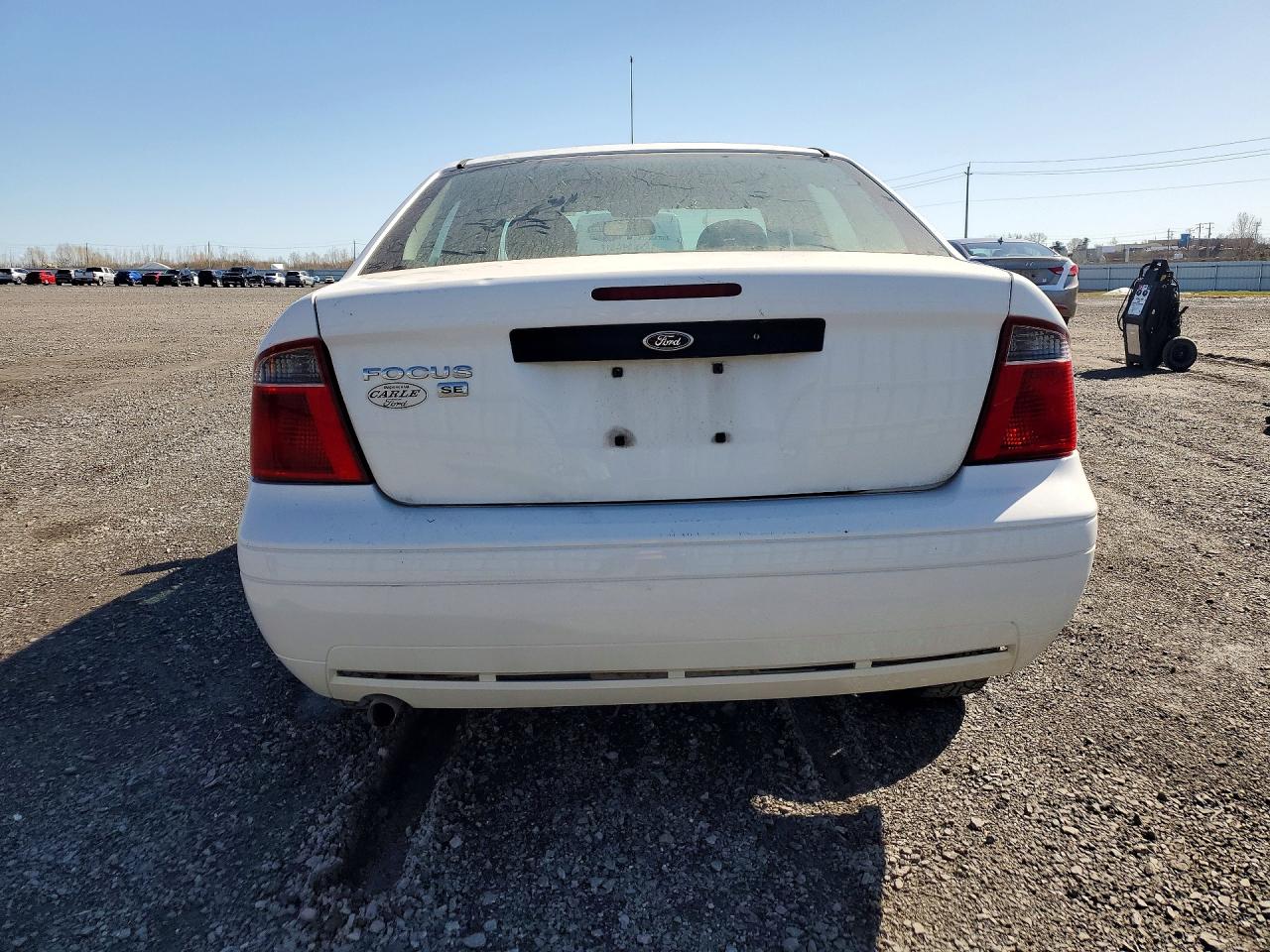2007 Ford Focus VIN 1FAFP34N27W354435 photo 6