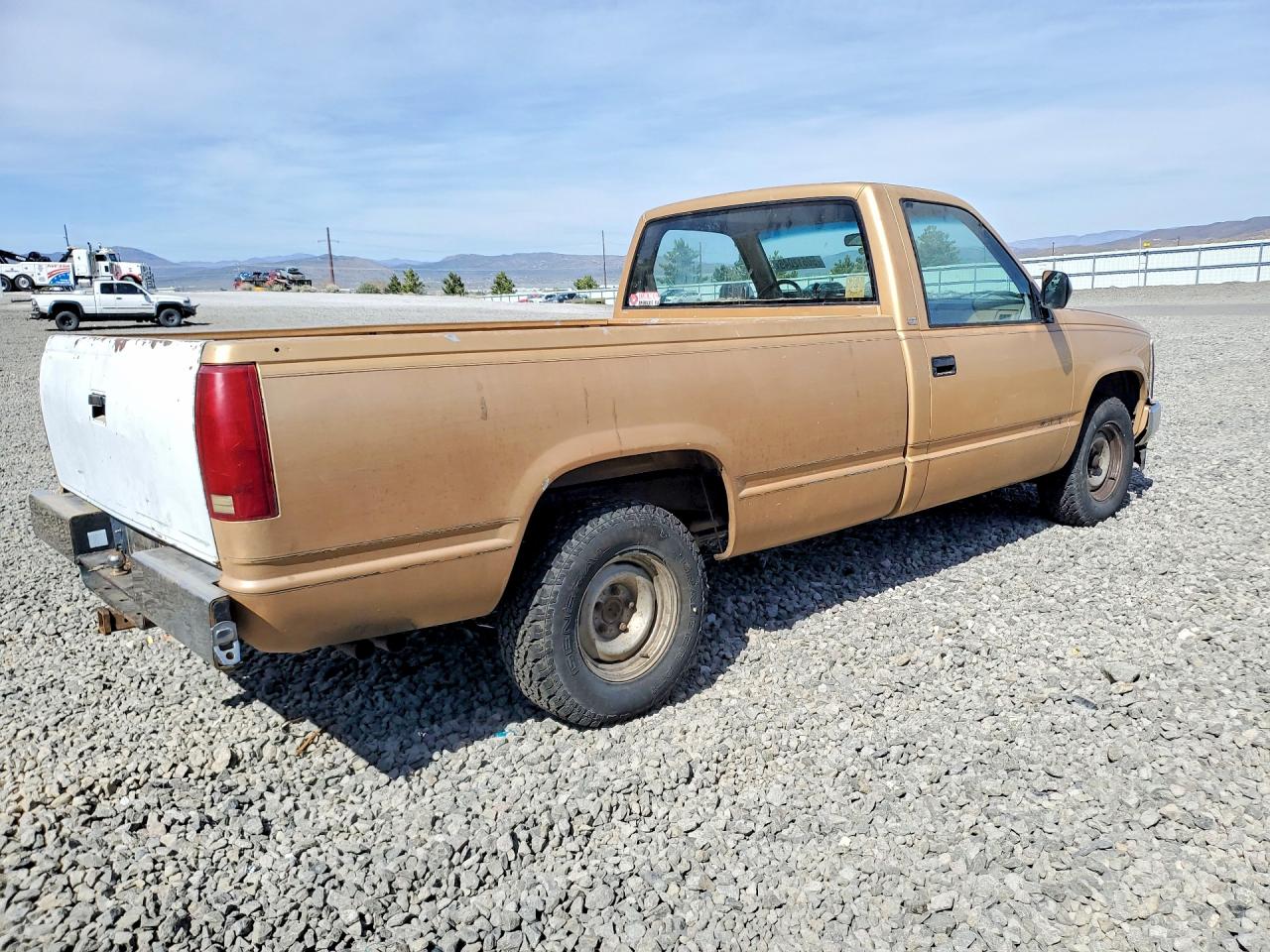 1988 Chevrolet Gmt VIN 2GCEC14K7J1285896 photo 3