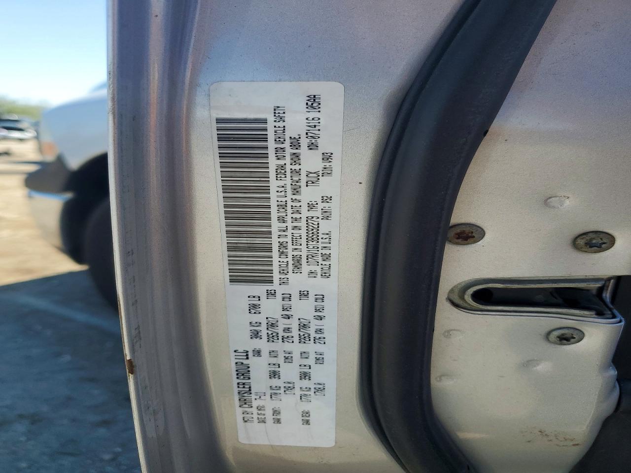 2011 Dodge Ram 1500 VIN 1D7RV1GT3BS692279 photo 12
