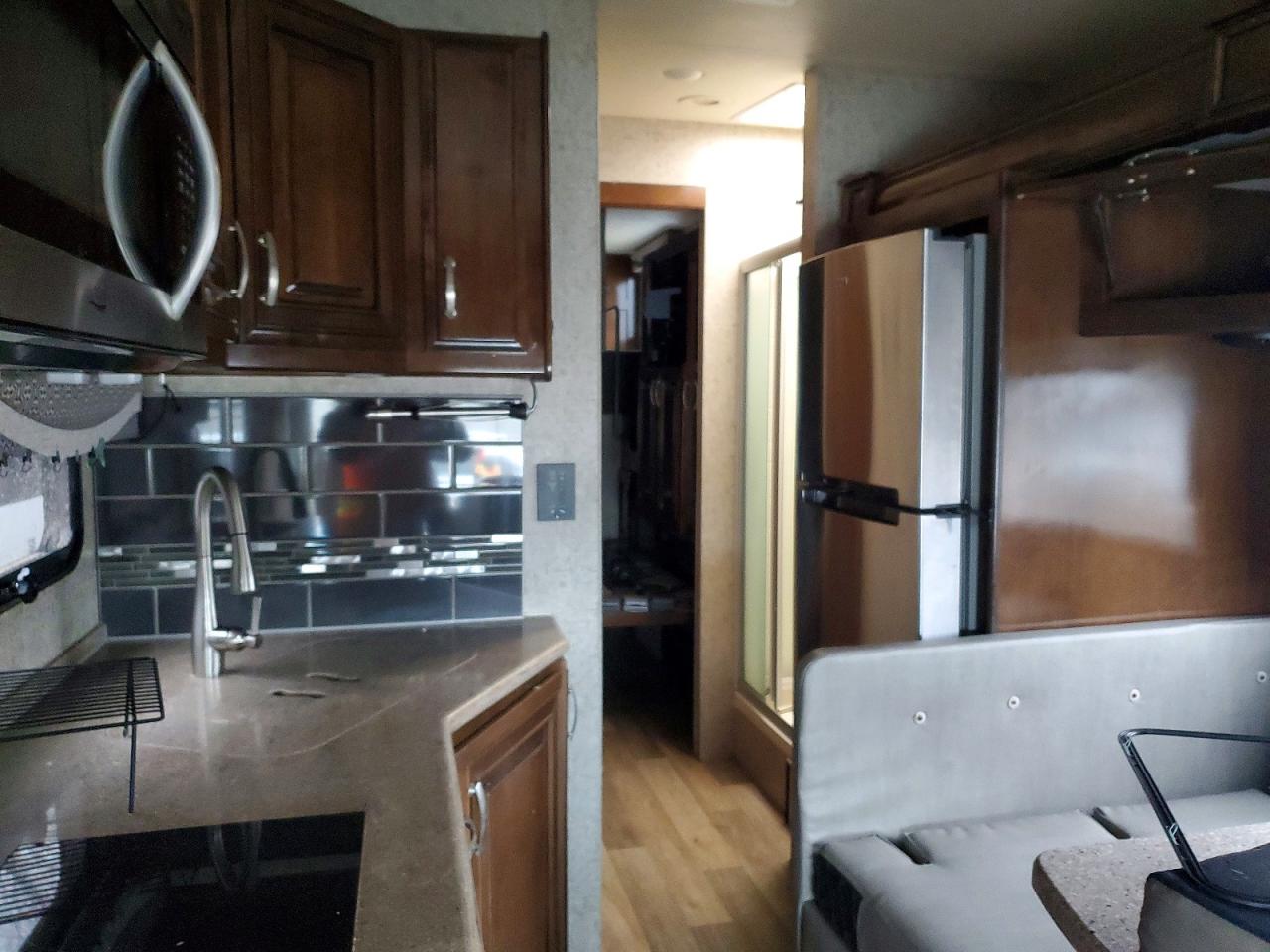 2019 THOR F-ser othr VIN 1F66F5DY7J0A20143 photo 6