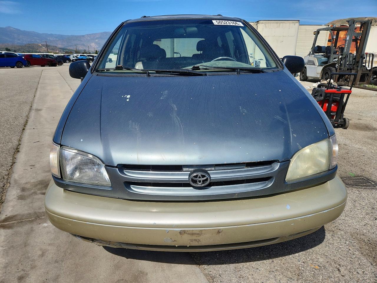 1999 TOYOTA Sienna VIN 4T3ZF13C9XU150020 photo 5