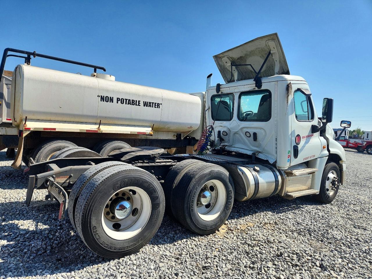 2019 FREIGHTLINER All other VIN 3AKJGEDR2KSKG5681 photo 4