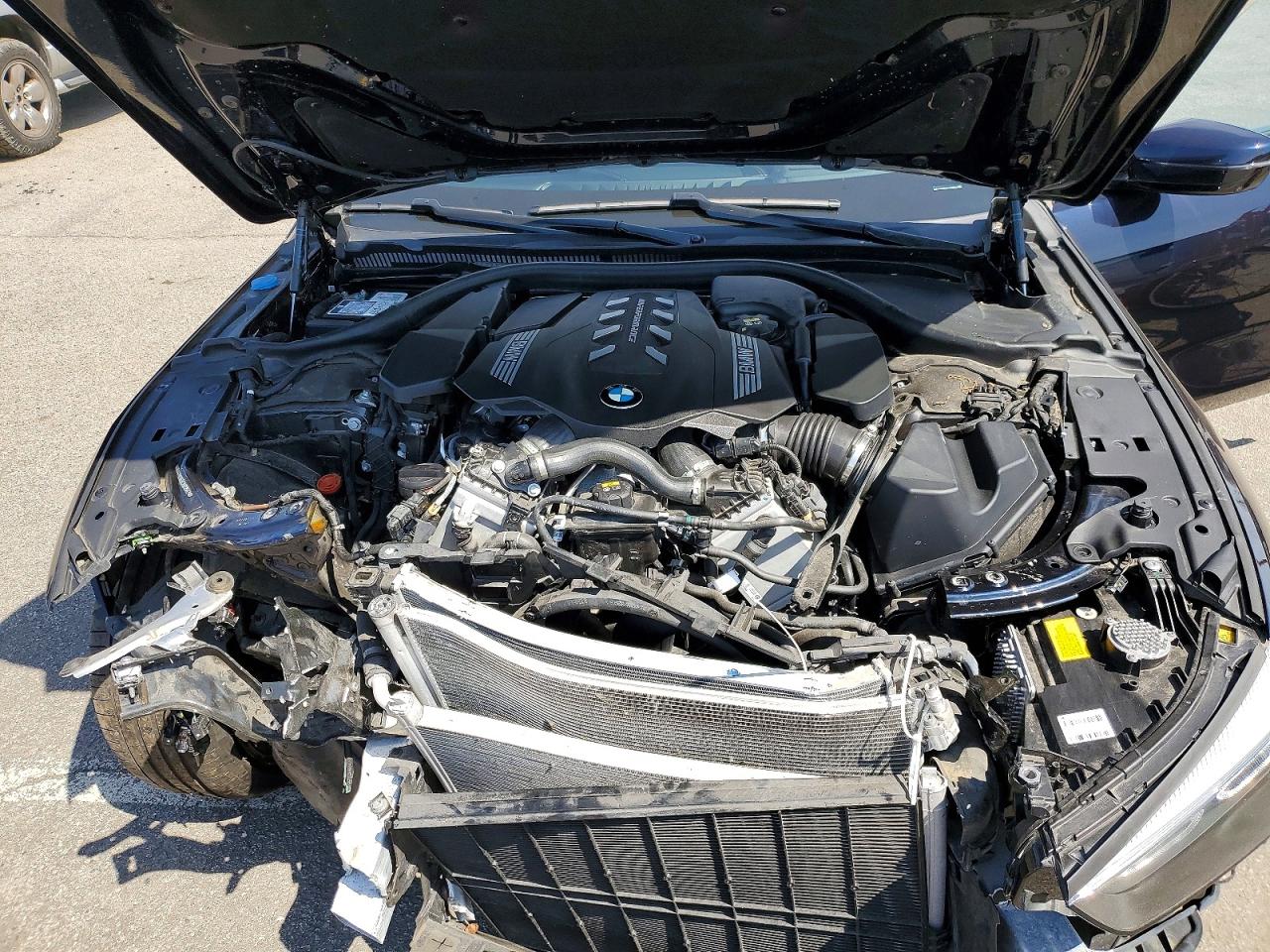 2022 BMW M8 VIN WBAGV8C06NCH89562 photo 11