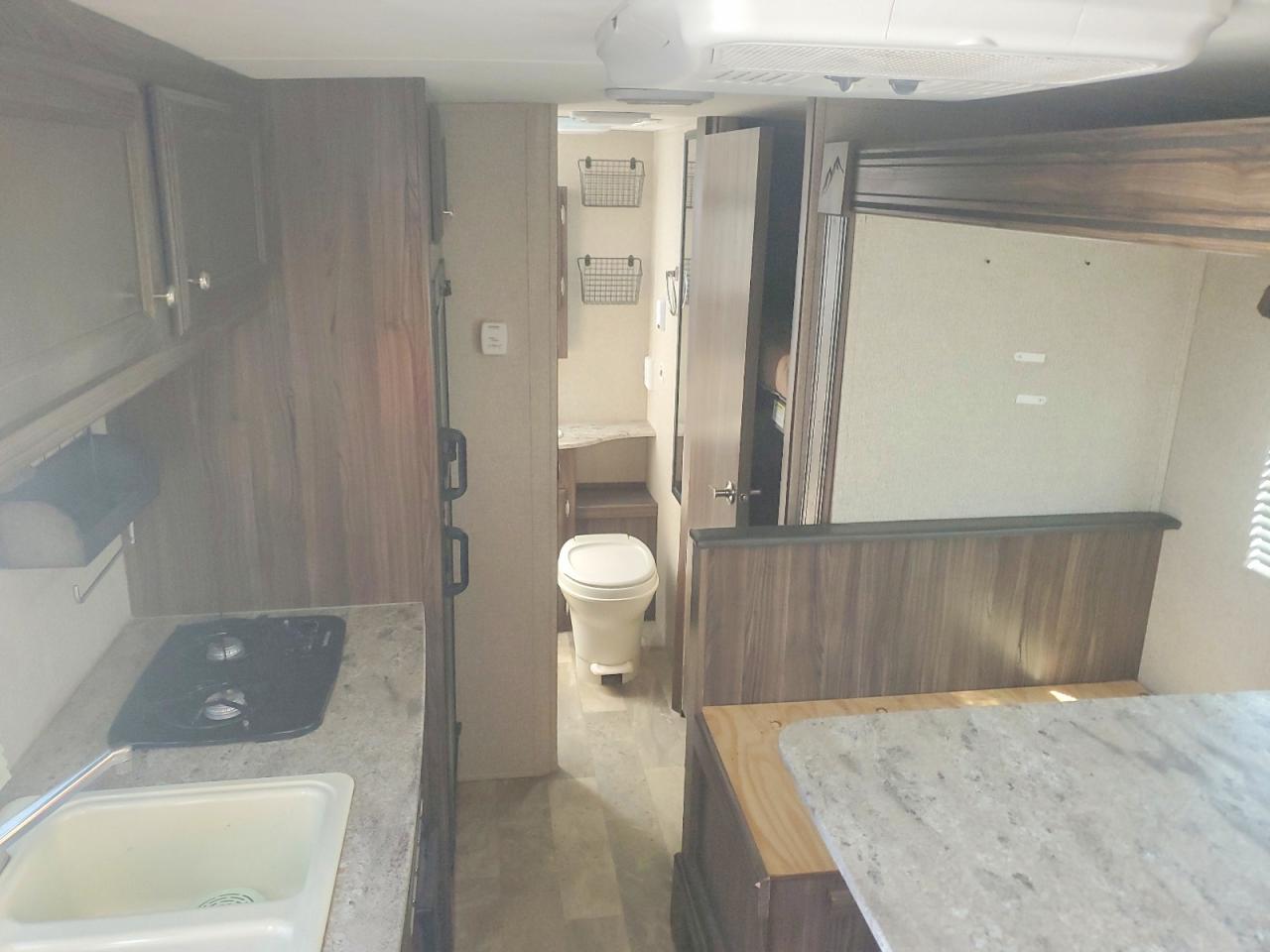 2018 FOREST Coachmen a VIN 5ZT2CXHC5JL003174 photo 6