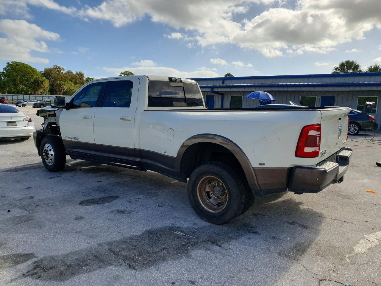2019 Ram 3500 VIN 3C63RRKL6KG526069 photo 2