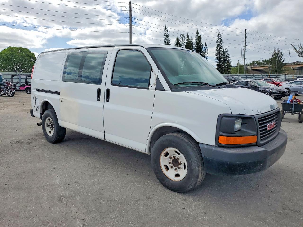 2012 GMC Savana VIN 1GTW7FCA8C1190352 photo 4